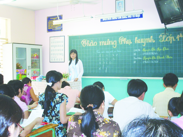 Phụ huynh HS luôn mong muốn các khoản thu - chi trong trường học công khai, minh bạch Phụ huynh HS luôn mong muốn các khoản thu - chi trong trường học công khai, minh bạch