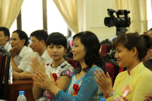 Rạng rỡ gương mặt các giáo viên trẻ Rạng rỡ gương mặt các giáo viên trẻ