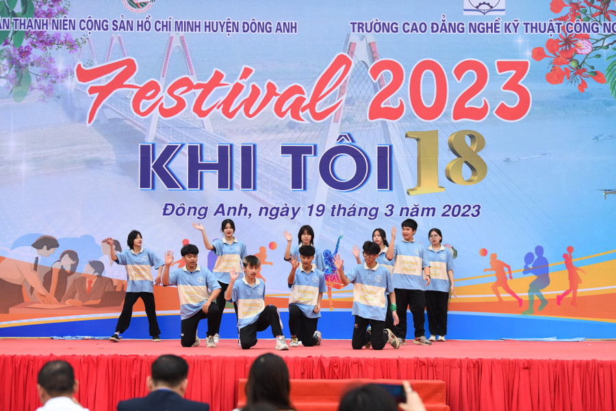 Thông qua các hoạt động văn hoá văn nghệ, TDTT, ngày hội chính là buổi gặp mặt giao lưu trao đổi kinh nghiệm hoạt động giữa các cơ sở đoàn khối trường trong toàn huyện. Thông qua các hoạt động văn hoá văn nghệ, TDTT, ngày hội chính là buổi gặp mặt giao lưu trao đổi kinh nghiệm hoạt động giữa các cơ sở đoàn khối trường trong toàn huyện.