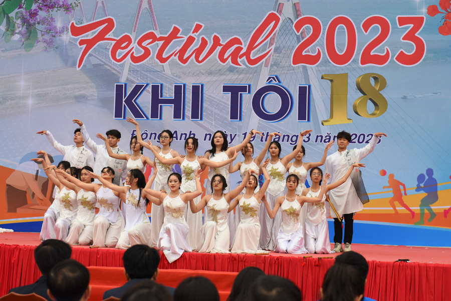 Thông qua các hoạt động văn hoá văn nghệ, TDTT, ngày hội chính là buổi gặp mặt giao lưu trao đổi kinh nghiệm hoạt động giữa các cơ sở đoàn khối trường trong toàn huyện. Thông qua các hoạt động văn hoá văn nghệ, TDTT, ngày hội chính là buổi gặp mặt giao lưu trao đổi kinh nghiệm hoạt động giữa các cơ sở đoàn khối trường trong toàn huyện.