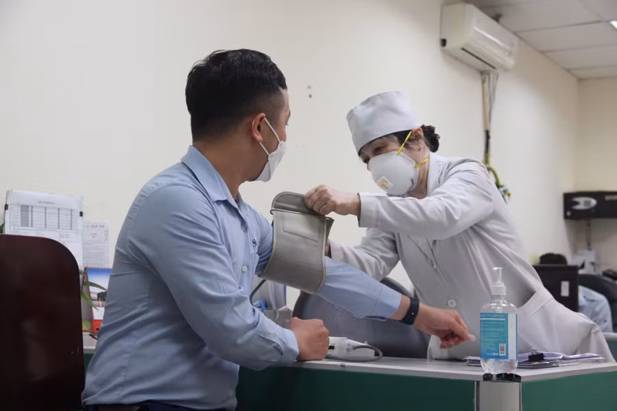 Ngay trong thời điểm dịch bệnh bùng phát, Formosa đã cấp thêm gân sách mua sắm thêm trang thiết bị y tế phục vụ cho việc sàng lọc và khám chữa bệnh.