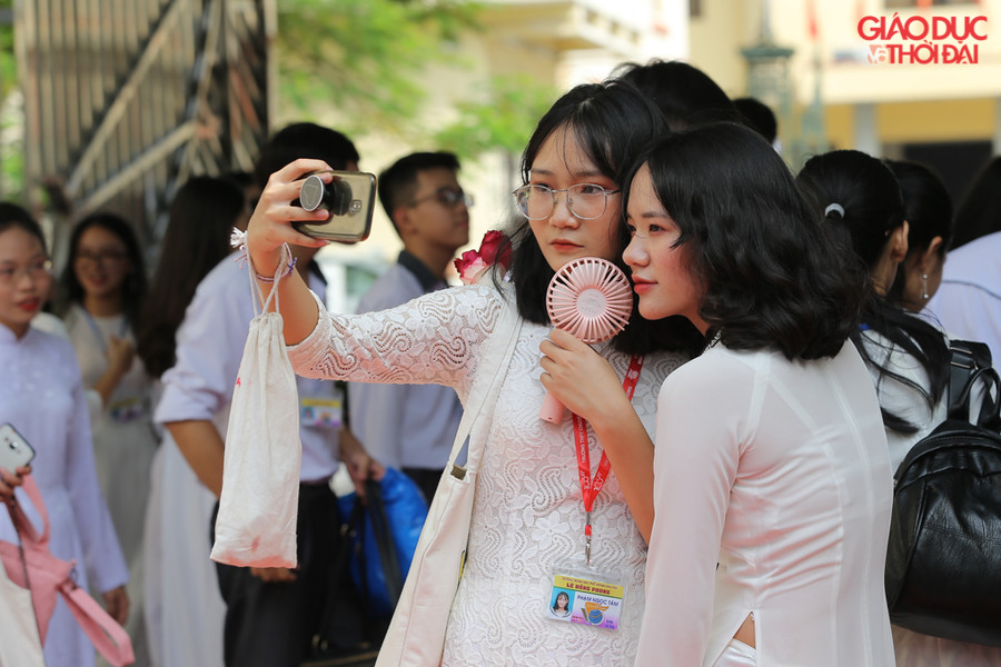 Nữ sinh xinh đẹp của các trường khiến ai cũng phải ngắm nhìn.