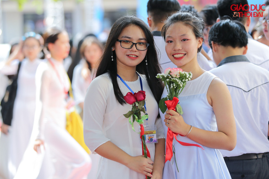 Trong trẻo và rạng rỡ ngày khai trường