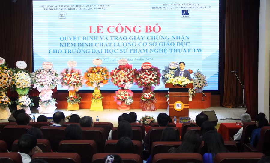 PGS.TS Đào Đăng Phượng phát biểu tại buổi lễ.