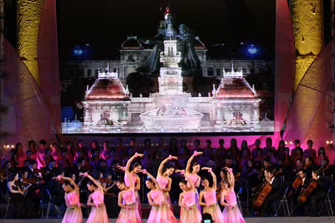 Độc lập, tự do... đường lên phía trước...