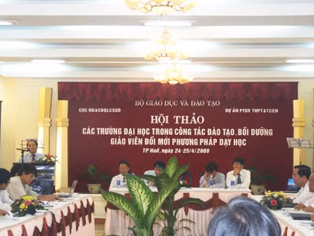 Quang cảnh hội thảo đổi mới PP dạy học