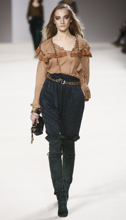 Khỏe khoắn, trẻ trung với thời trang thu đông của Chloé ảnh 7 Khỏe khoắn, trẻ trung với thời trang thu đông của Chloé ảnh 7