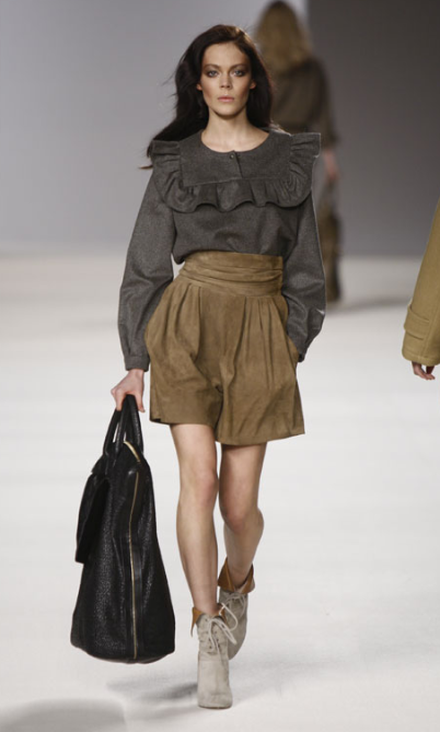 Khỏe khoắn, trẻ trung với thời trang thu đông của Chloé ảnh 8 Khỏe khoắn, trẻ trung với thời trang thu đông của Chloé ảnh 8