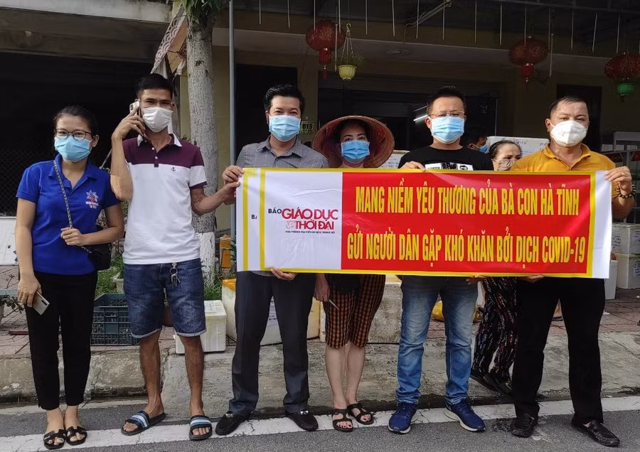 Sau 3 ngày kêu gọi, VP báo GD&amp;TĐ khu vực MT-TN đã nhận được hơn 50 tấn hàng hóa ủng hộ và ký gửi của người dân