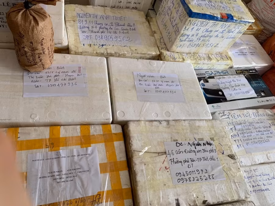 Những hàng hóa ký gửi phải được bảo quản cẩn thận bằng thùng xốp