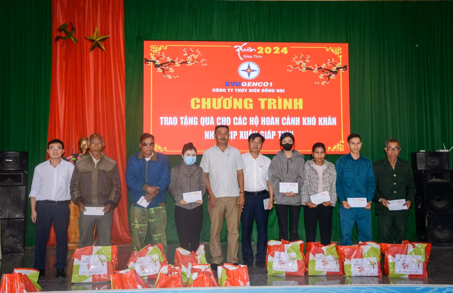 ... và Xuân Giáp Thìn 2024.