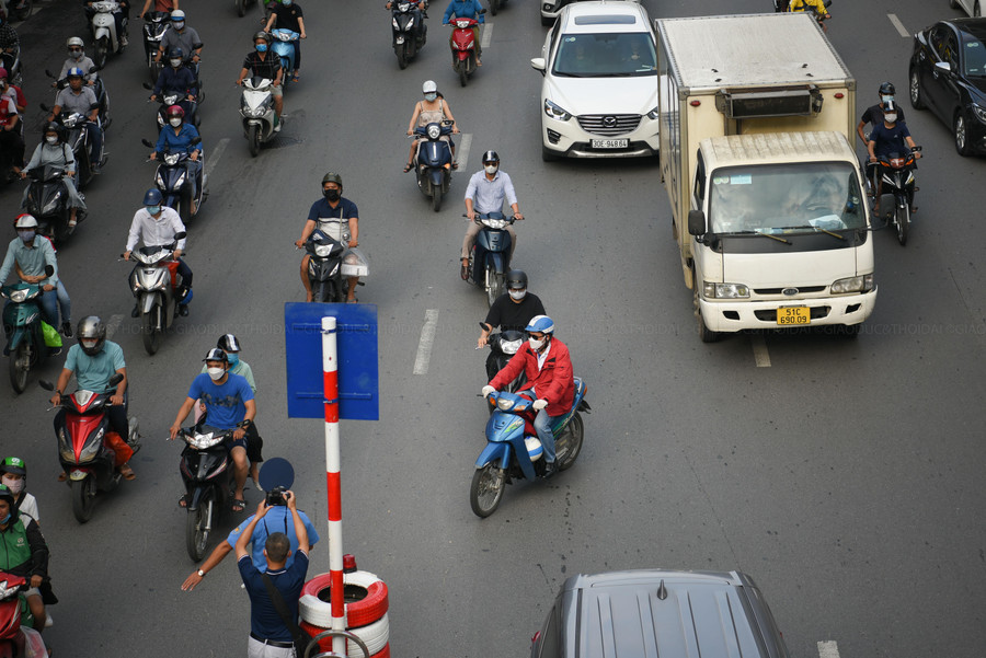 Khoảng 7h, các phương tiện vẫn có thể lưu thông trên tuyến đường dễ dàng.