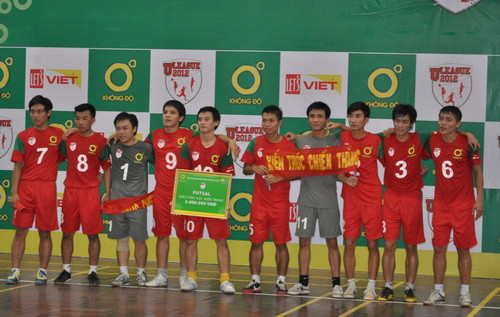 Trận chung kết Futsal,Trường ĐH Kiến trúc Đà Nẵng đã đánh bại Trường CĐ Lương thực-Thực phẩm Đà Nẵng với tỉ số rất ấn tượng 5-0