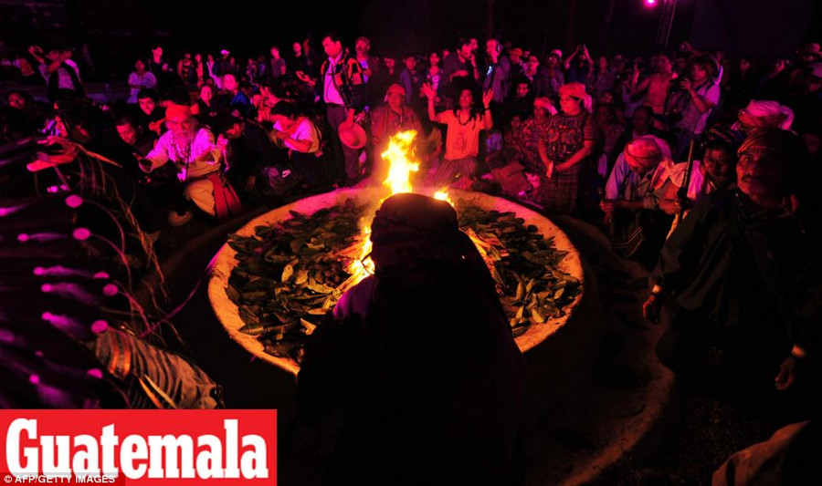 Minutes to go: Crowds of Guatemalan Mayan natives took part in celebrations marking the end of the Mayan age at the Tikal archaeological site, Peten departament, 560 kms north of Guatemala City Read more: http://www.dailymail.co.uk/news/article-2251450/End-13th-Baktun-Phew-survived-Mayan-Apocalypse-And-virals-begun-.html#ixzz2Fjzxow4B Follow us: @MailOnline on Twitter | DailyMail on Facebook