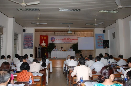 Hội thảo khoa học &quot;Học tập tư tưởng, tấm gương đạo đức, phong cách Hồ Chí Minh&quot;