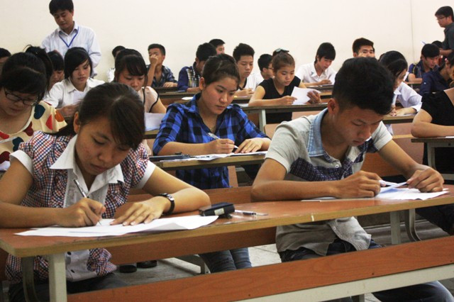 Thí sinh thi tuyển sinh ĐH, CĐ 2012. Ảnh: gdtd.vn
