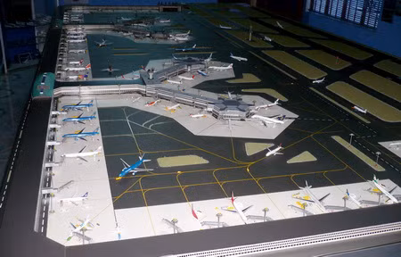 Toàn cảnh “sân bay PNT” nhìn từ phía Tây