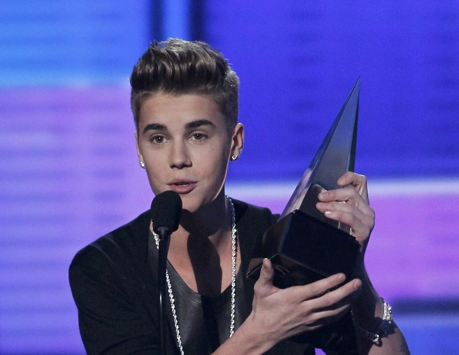 Justin tiếp tục tay trắng ở đề cử Grammy 2013