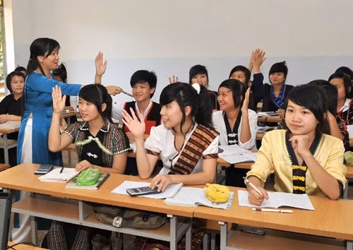 Giáo viên tiếng Anh có vai trò hỗ trợ và truyền lửa cho các em học sinh. Ảnh minh họa/internet