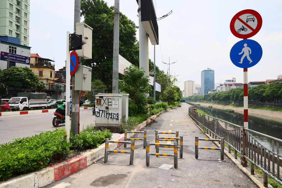 Do vậy, tuyến đường không còn phù hợp, đảm bảo an toàn với người đi bộ.