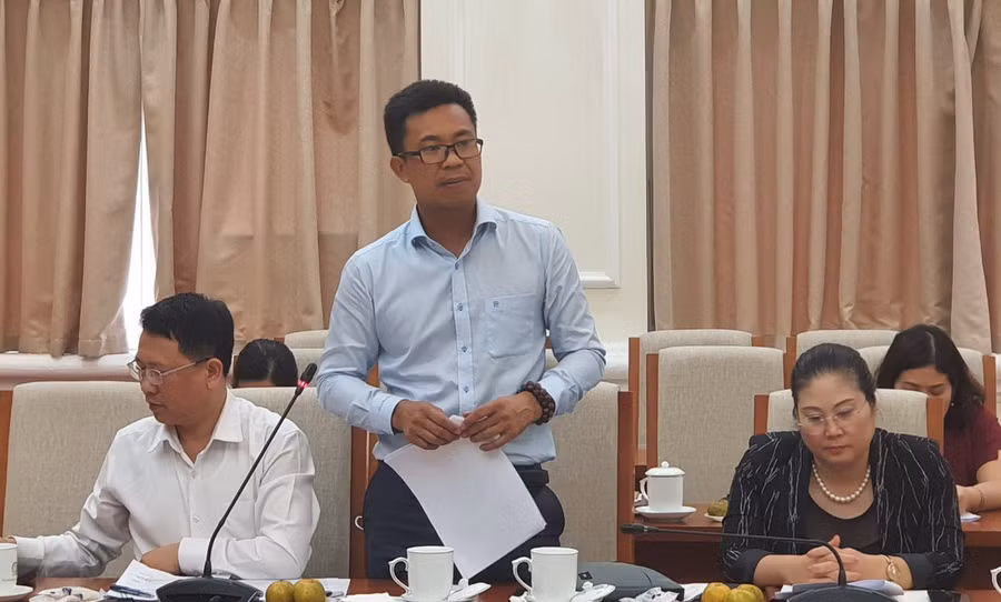 PGS.TS Đinh Văn Hải chia sẻ tại hội thảo.