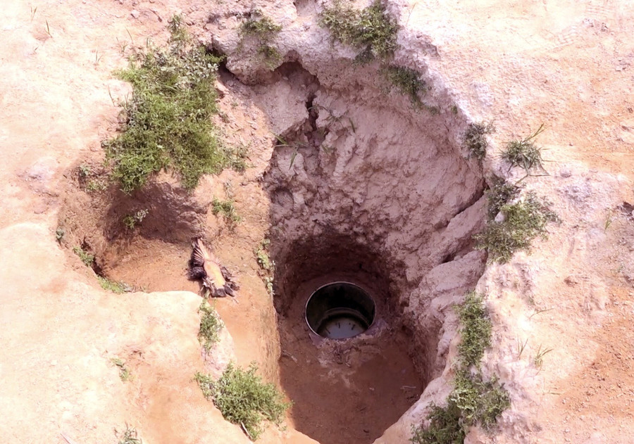 Chuyện lạ An Giang: Giếng nước tự nhiên giữa cánh đồng quanh năm cho nước ngọt - Ảnh 1. Chuyện lạ An Giang: Giếng nước tự nhiên giữa cánh đồng quanh năm cho nước ngọt - Ảnh 1.