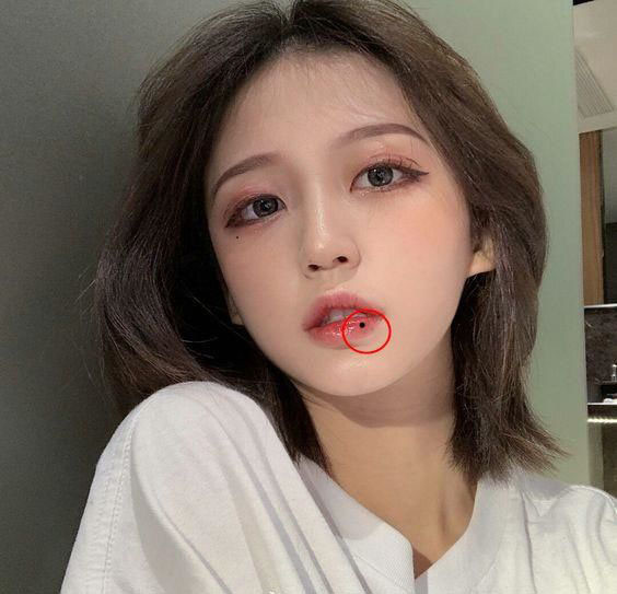5 nốt ruồi phúc đức trên gương mặt, ai sở hữu thì một đời may mắn, thăng hoa phát tài - Ảnh 1. 5 nốt ruồi phúc đức trên gương mặt, ai sở hữu thì một đời may mắn, thăng hoa phát tài - Ảnh 1.