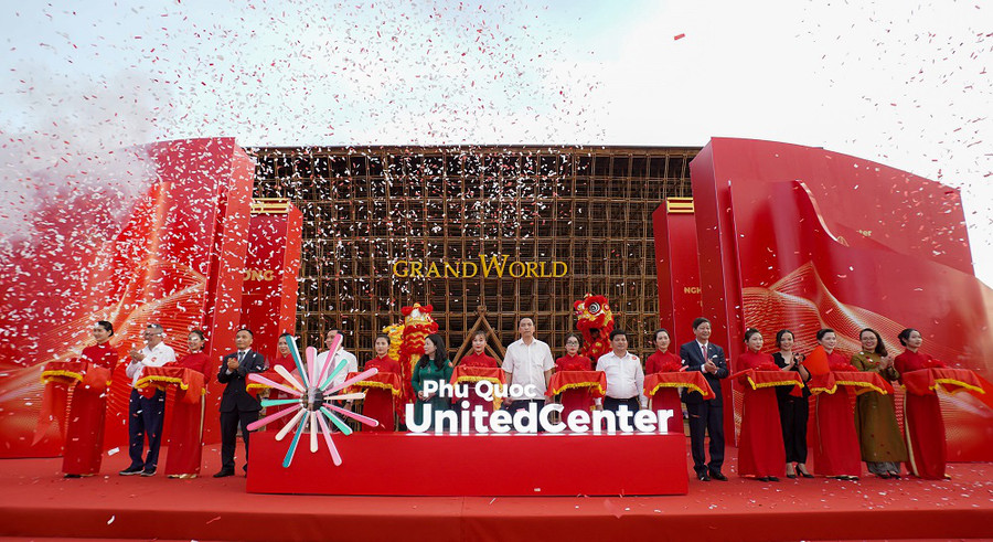Vingroup khai trương Siêu quần thể nghỉ dưỡng, vui chơi, giải trí hàng đầu Đông Nam Á - Phú Quốc United Center - Ảnh 1. Vingroup khai trương Siêu quần thể nghỉ dưỡng, vui chơi, giải trí hàng đầu Đông Nam Á - Phú Quốc United Center - Ảnh 1.