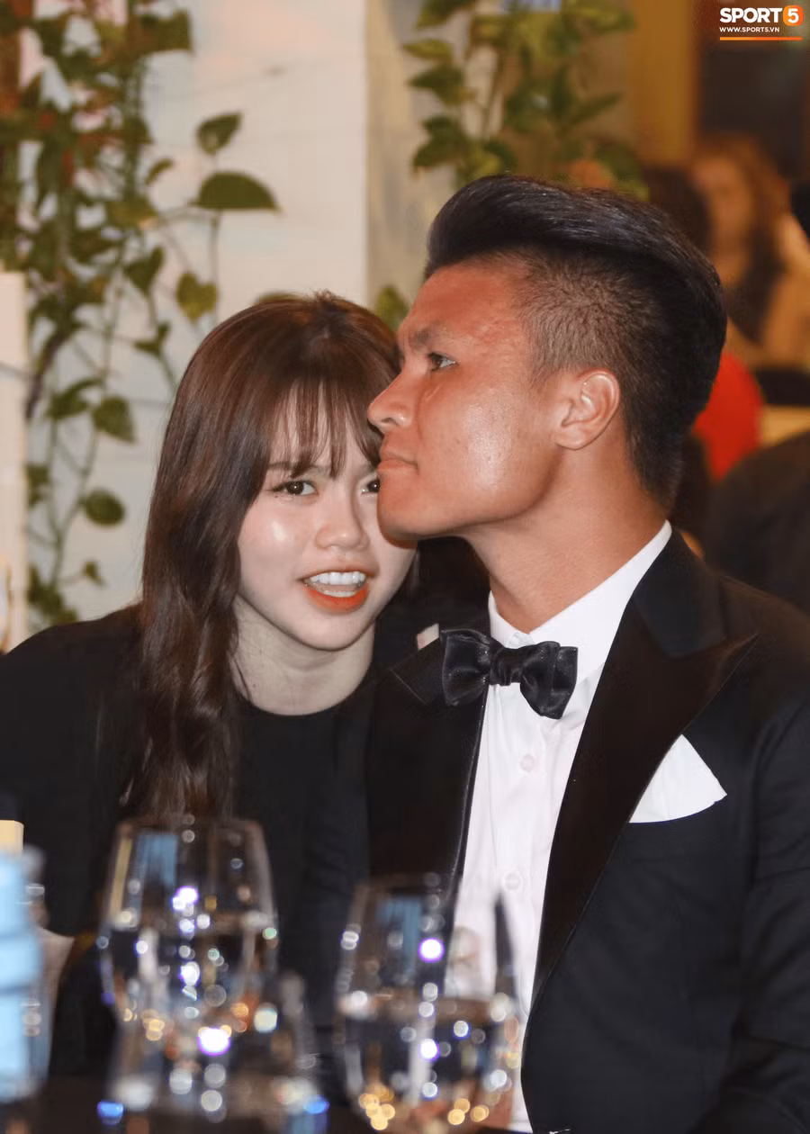 Hậu ồn ào "cắm sừng" Quang Hải, Huỳnh Anh "vịt hóa thiên nga" - Ảnh 3.