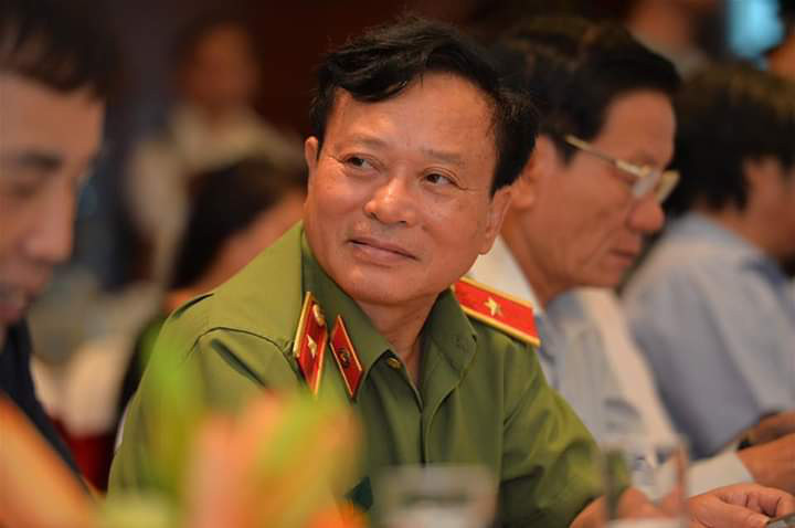 Nhà báo - thiếu tướng Phạm Hồng Thái: Lão nông cặm cụi trên cánh đồng chữ - Ảnh 1. Nhà báo - thiếu tướng Phạm Hồng Thái: Lão nông cặm cụi trên cánh đồng chữ - Ảnh 1.