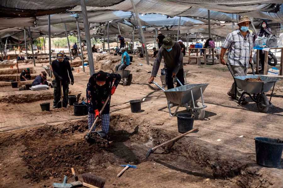 Phát hiện kho báu đầy vàng được cất giấu cách đây 1.100 năm - Ảnh 2.