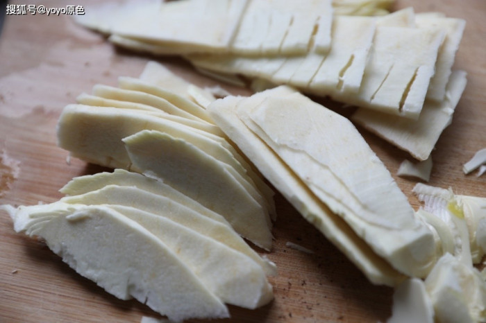 Nấu nước lẩu bằng cách này, nhúng gì cũng ngon, Tết vui sum họp - Ảnh 3. Nấu nước lẩu bằng cách này, nhúng gì cũng ngon, Tết vui sum họp - Ảnh 3.