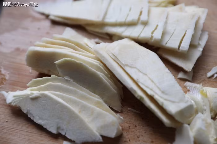 Nấu nước lẩu bằng cách này, nhúng gì cũng ngon, Tết vui sum họp - Ảnh 3. Nấu nước lẩu bằng cách này, nhúng gì cũng ngon, Tết vui sum họp - Ảnh 3.