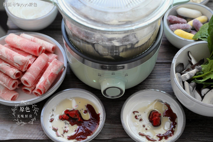 Nấu nước lẩu bằng cách này, nhúng gì cũng ngon, Tết vui sum họp - Ảnh 12. Nấu nước lẩu bằng cách này, nhúng gì cũng ngon, Tết vui sum họp - Ảnh 12.