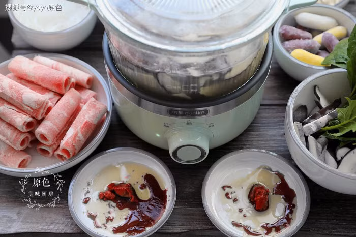 Nấu nước lẩu bằng cách này, nhúng gì cũng ngon, Tết vui sum họp - Ảnh 12. Nấu nước lẩu bằng cách này, nhúng gì cũng ngon, Tết vui sum họp - Ảnh 12.