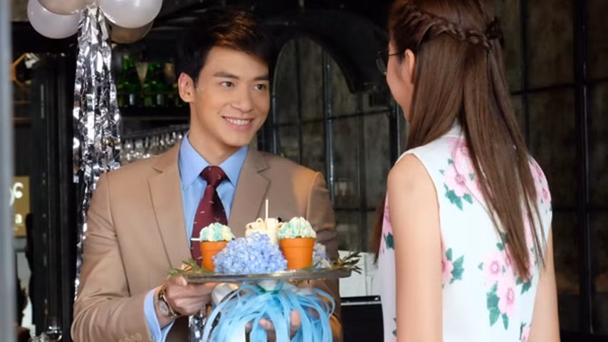 Hẹn hò lần đầu, bạn trai cư xử kỳ lạ khiến cô gái hãi hùng bỏ chạy - Ảnh 3.