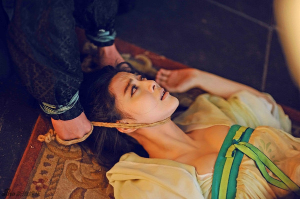 &quot;Cười ngất&quot; vì cảnh mỹ nhân phim cổ trang Trung Quốc lộ &quot;sạn siêu to khổng lồ&quot;, khán giả ngán ngẩm - Ảnh 6.