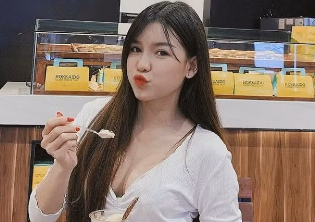 Chưa thể sang Nhật, Đặng Văn Lâm cùng "máy bay" sexy ăn Tết ở đâu? - Ảnh 2.