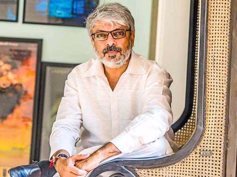 Loạt nghệ sĩ Ấn Độ xác nhận mắc Covid-19 - Ảnh 13.