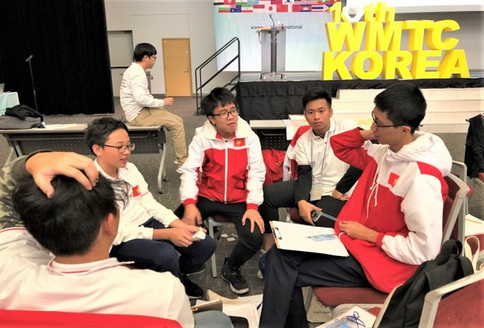 Kỳ thi vô địch các đội tuyển Toán thế giới (WMTC) là cuộc thi Toán học quy mô lớn và uy tín của thế giới. Vì vậy, cuộc thi đầy sự cạnh tranh cam go và thử thách với tất cả các học sinh tham dự bởi chất lượng các thí sinh đều tăng lên. Kỳ thi vô địch các đội tuyển Toán thế giới (WMTC) là cuộc thi Toán học quy mô lớn và uy tín của thế giới. Vì vậy, cuộc thi đầy sự cạnh tranh cam go và thử thách với tất cả các học sinh tham dự bởi chất lượng các thí sinh đều tăng lên.