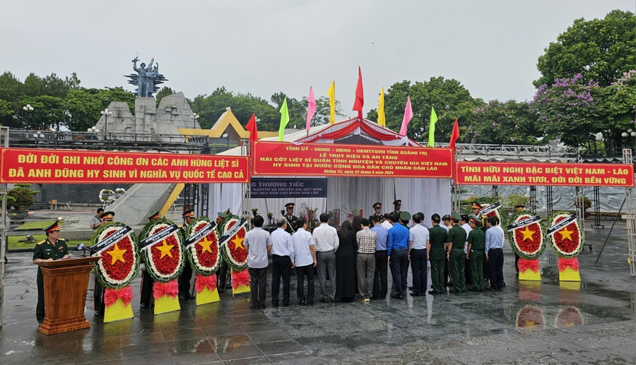 Tại Lễ truy điệu, ông Hoàng Nam, Phó Chủ tịch UBND tỉnh Quảng Trị cho biết, Đảng, Nhà nước và Nhân dân vô cùng tự hào và biết ơn vô hạn các anh hùng liệt sĩ đã hy sinh. Tại Lễ truy điệu, ông Hoàng Nam, Phó Chủ tịch UBND tỉnh Quảng Trị cho biết, Đảng, Nhà nước và Nhân dân vô cùng tự hào và biết ơn vô hạn các anh hùng liệt sĩ đã hy sinh.