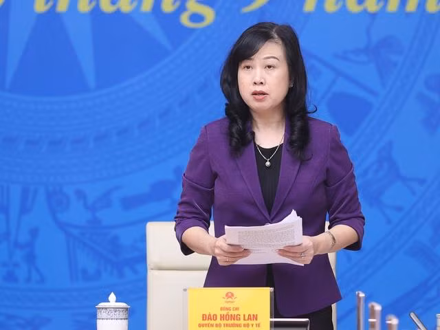 Quyền Bộ trưởng Bộ Y tế Đào Hồng Lan cho biết, dịch bệnh dự báo còn diễn biến khó lường trên thế giới trong thời gian tới. Ảnh: VGP/Nhật Bắc.