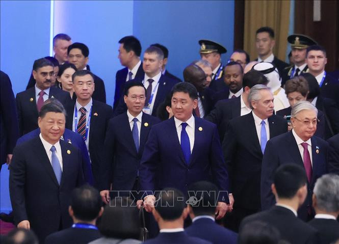 Chủ tịch nước Võ Văn Thưởng, Chủ tịch Trung Quốc Tập Cận Bình và lãnh đạo các nước đến dự lễ khai mạc. Chủ tịch nước Võ Văn Thưởng, Chủ tịch Trung Quốc Tập Cận Bình và lãnh đạo các nước đến dự lễ khai mạc.