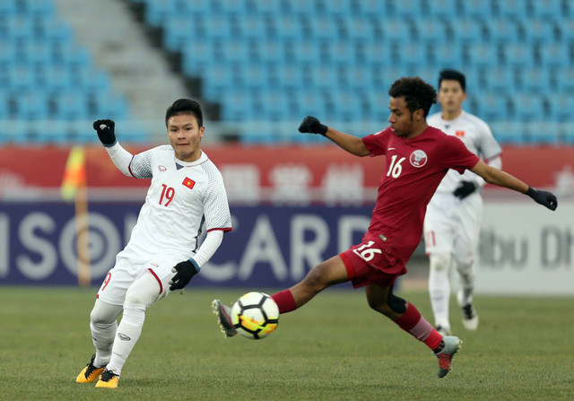Quang Hải trở thành người hùng với bàn thắng gỡ hòa 1-1 ở hiệp 2 Quang Hải trở thành người hùng với bàn thắng gỡ hòa 1-1 ở hiệp 2