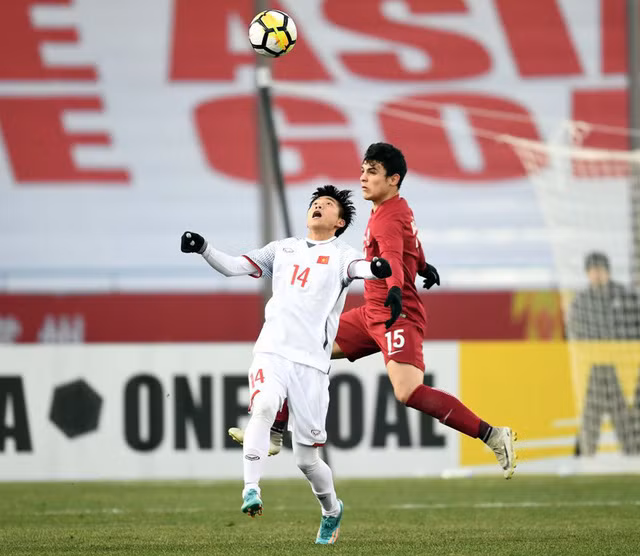 Phan Văn Đức chơi rất tốt ở khu vực giữa sân