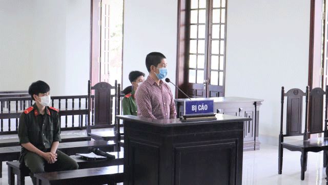 Bị cáo Nguyễn Minh Phụng tại toà xét xử. Bị cáo Nguyễn Minh Phụng tại toà xét xử.