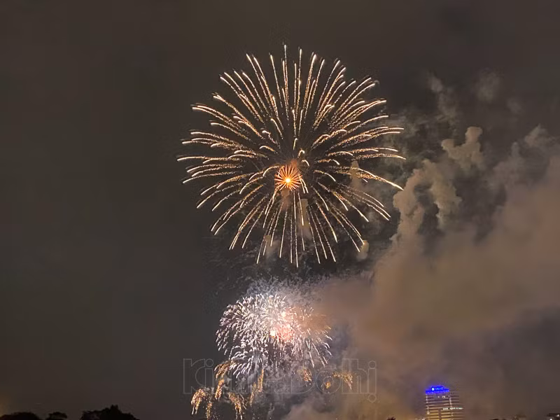 Mãn nhãn với màn pháo hoa tầm cao duy nhất tại Hà Nội, chào Xuân Tân Sửu 2021 ảnh 18