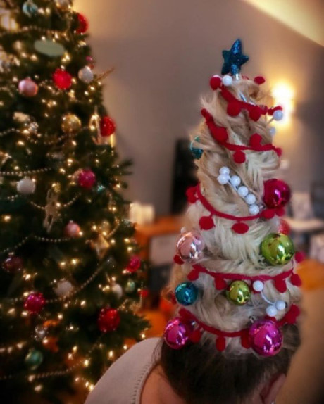 Thú vị và hài hước với kiểu tóc cây thông Noel - Ảnh 6 Thu vi va hai huoc voi kieu toc cay thong Noel - Anh 6