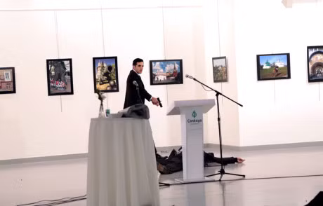 Loat anh chan dong nhat the gioi tuan song gio truoc Noel - Anh 1