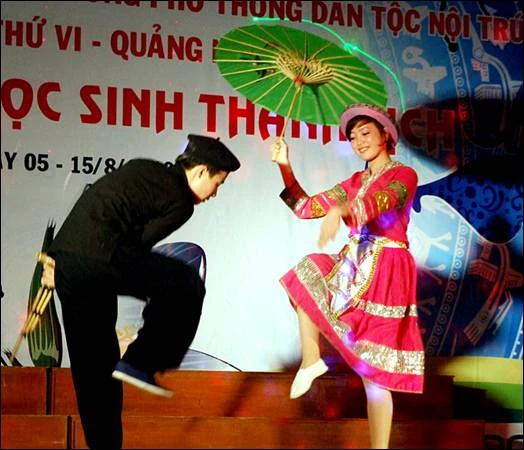 Những &quot;bông hoa rừng&quot; khoe sắc